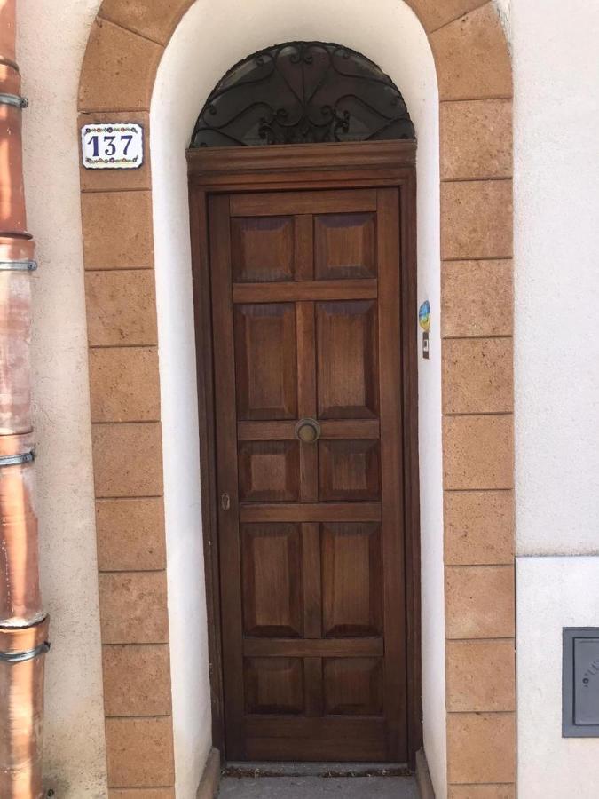 Apartment With Terraces And Private Jacuzzi - San Vito 400M From Beach 산비토로카포 외부 사진