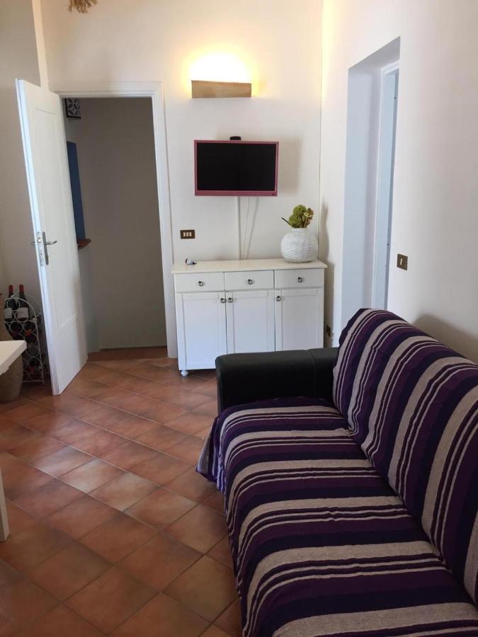 Apartment With Terraces And Private Jacuzzi - San Vito 400M From Beach 산비토로카포 외부 사진