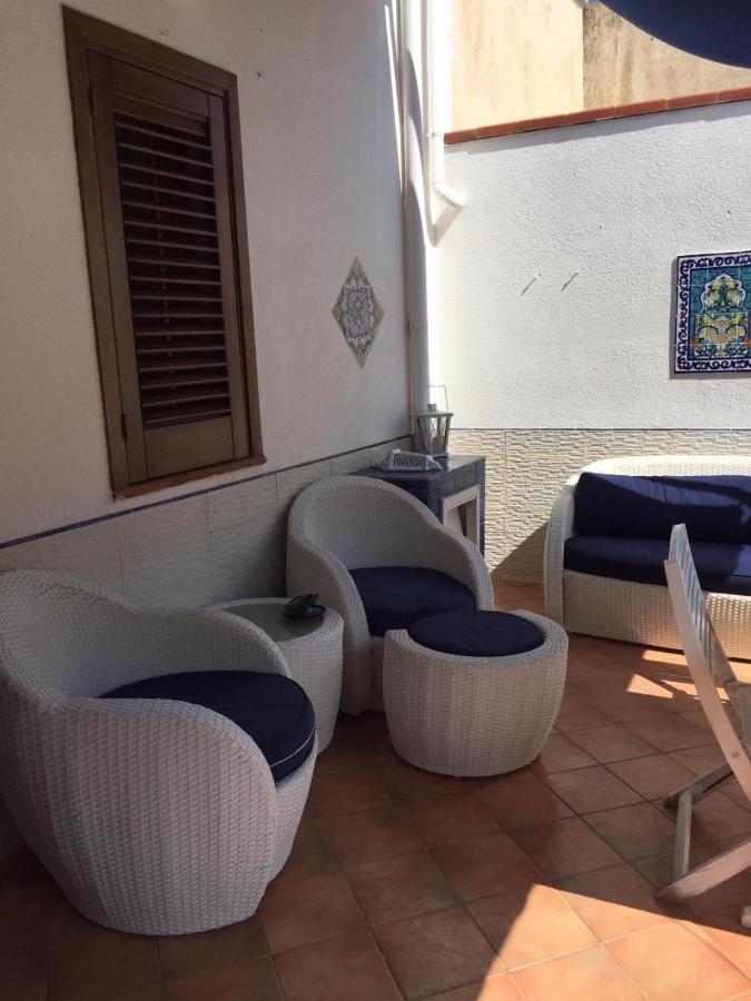 Apartment With Terraces And Private Jacuzzi - San Vito 400M From Beach 산비토로카포 외부 사진