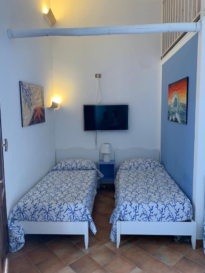 Apartment With Terraces And Private Jacuzzi - San Vito 400M From Beach 산비토로카포 외부 사진