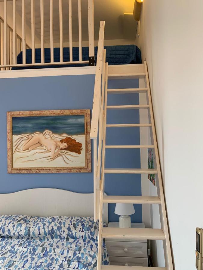 Apartment With Terraces And Private Jacuzzi - San Vito 400M From Beach 산비토로카포 외부 사진