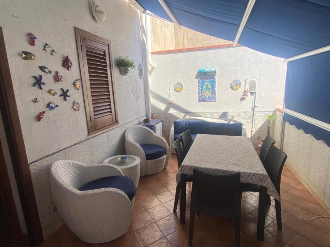 Apartment With Terraces And Private Jacuzzi - San Vito 400M From Beach 산비토로카포 외부 사진