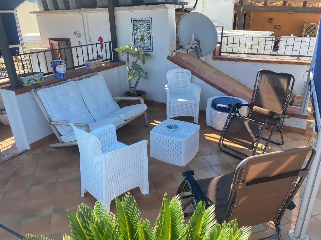 Apartment With Terraces And Private Jacuzzi - San Vito 400M From Beach 산비토로카포 외부 사진