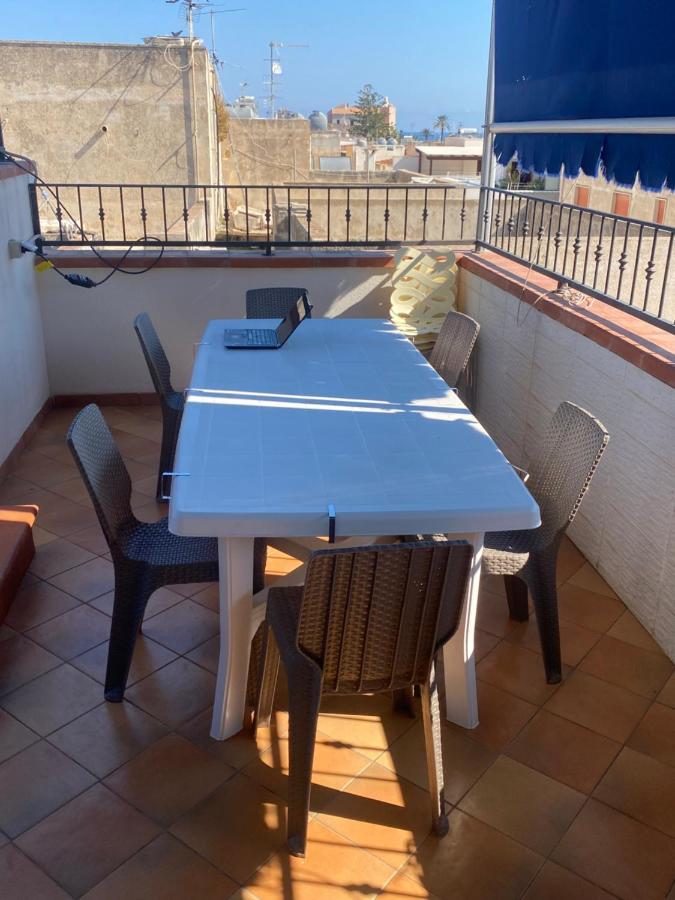 Apartment With Terraces And Private Jacuzzi - San Vito 400M From Beach 산비토로카포 외부 사진